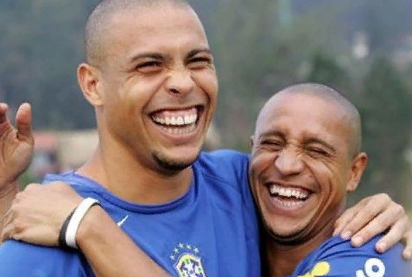 Роналдо дважды становился чемпионом мира в составе национальной сборной Бразилии