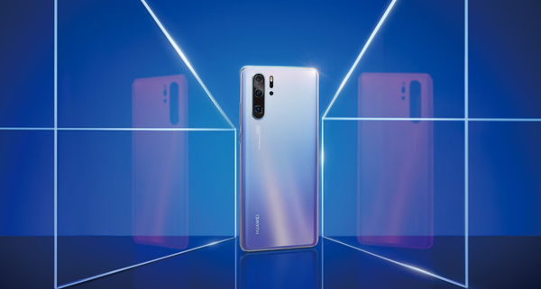 Huawei P30 Pro на официальном сайте стоит 69990 рублей Huawei P30 Pro на официальном сайте стоит 69990 рублей