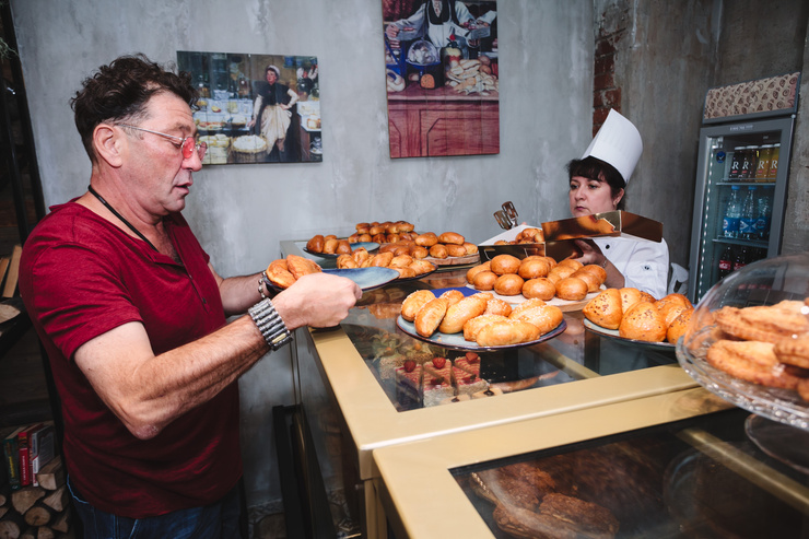 Новости: Григорий Лепс открыл в Москве кулинарную лавку – фото №7