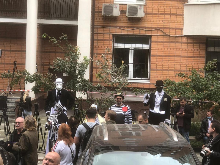 Судебные заседания с актером стали напоминать цирк