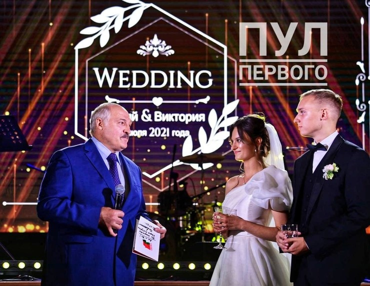 Виктория и Дмитрий встречаются уже несколько лет Виктория и Дмитрий встречаются уже несколько лет