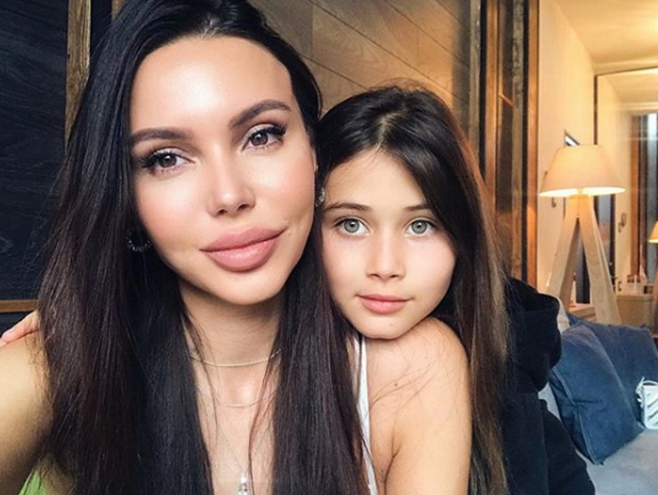 Оксана Самойлова с дочерью