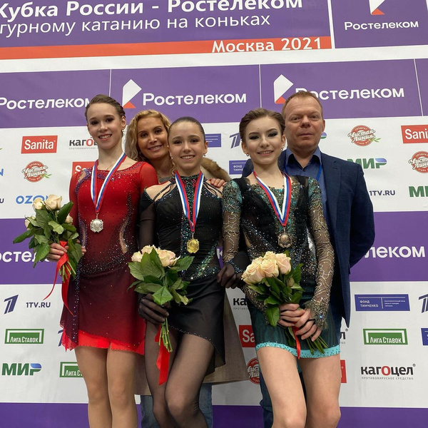 Этери Тутберидзе и Сергей Дудьаков с подопечными Этери Тутберидзе и Сергей Дудьаков с подопечными