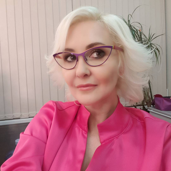 Василиса иногда делает прогнозы для своих близких Василиса иногда делает прогнозы для своих близких