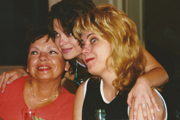 Людмила Порывай, Наташа Королева и Руся, сестра Королевой. 1998 год