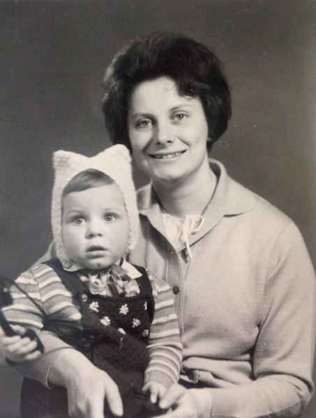 Маленький Алексей Кортнев с мамой