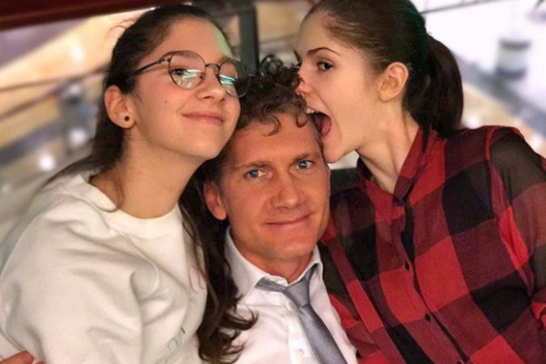 Илья с дочерьми
