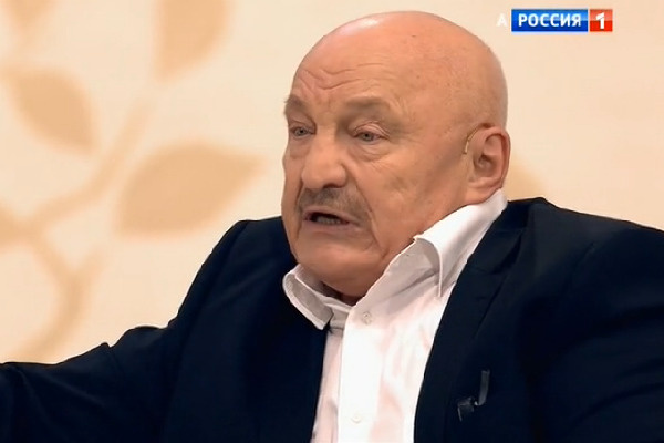 Чиндяйкин не скрывает, что до сих пор скучает по умершей жене Чиндяйкин не скрывает, что до сих пор скучает по умершей жене
