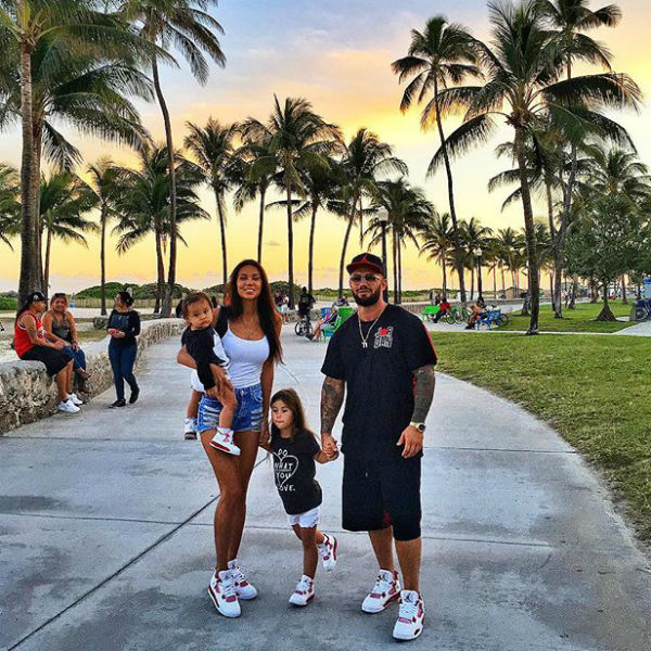 Семья отдыхает в Майами