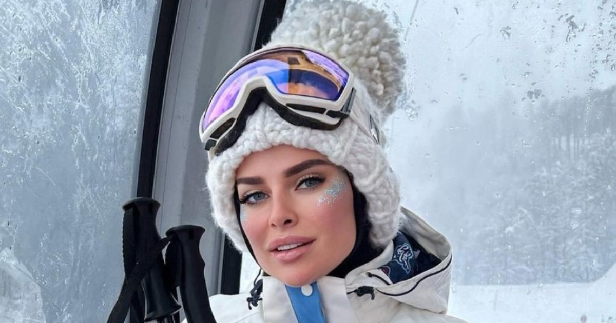 Танцы в обнимку с мужем и песни в караоке. Вечеринка