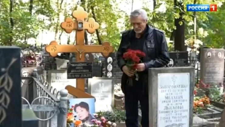Артист отдал дань памяти своей партнерше по фильму «Любовь и голуби»