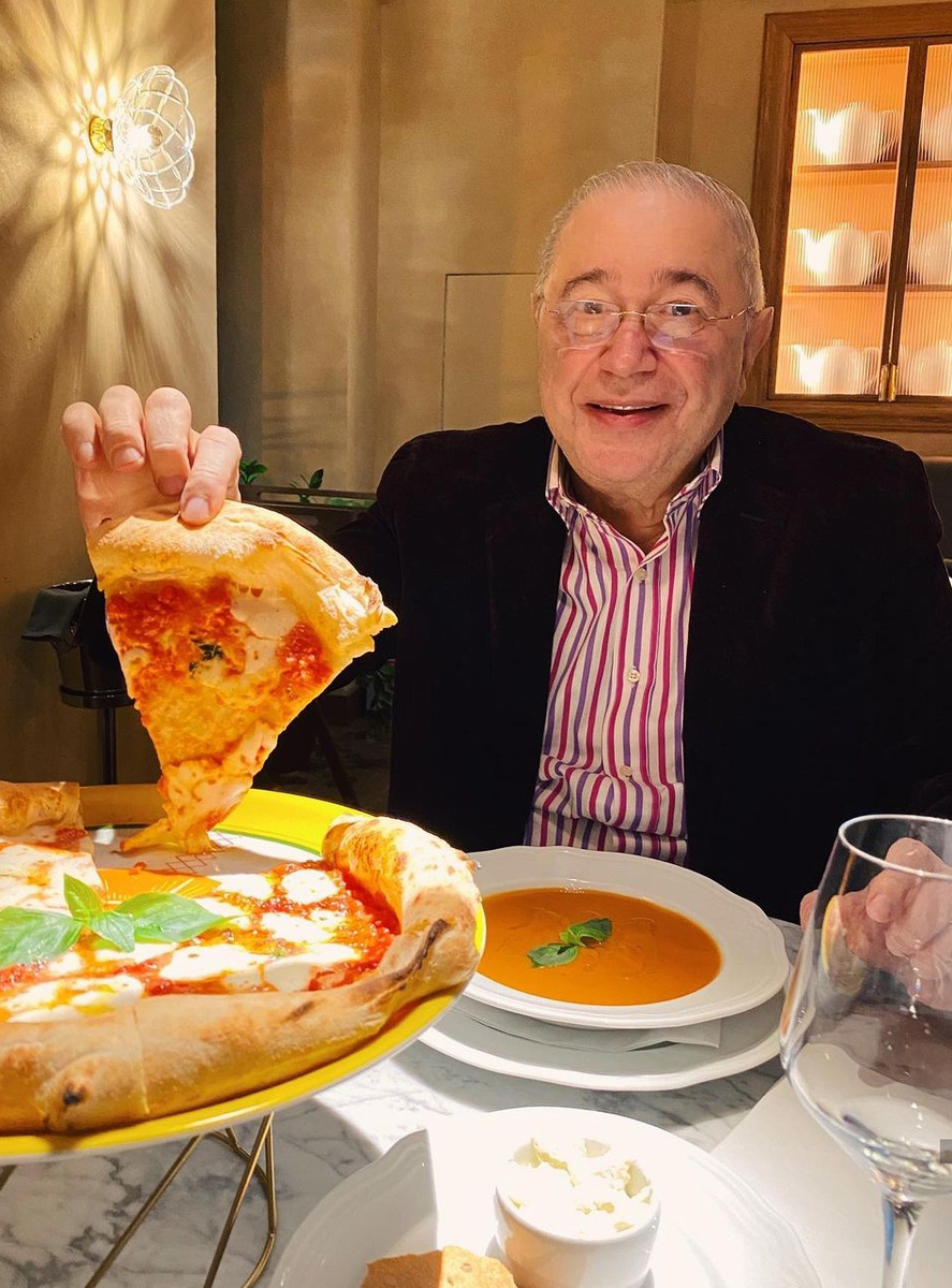 Елена Степаненко требует с Евгения Петросяна деньги