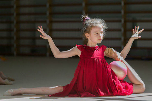 9-летняя Валерия  занимается гимнастикой в Центре Алины Кабаевой