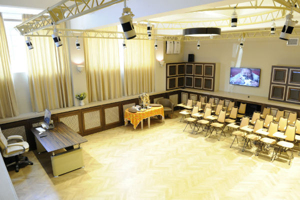Никита Сергеевич будет лично преподавать актерское мастерство