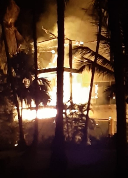 На Занзибаре произошел пожар в отелях с туристами из России. Репортаж с места событий