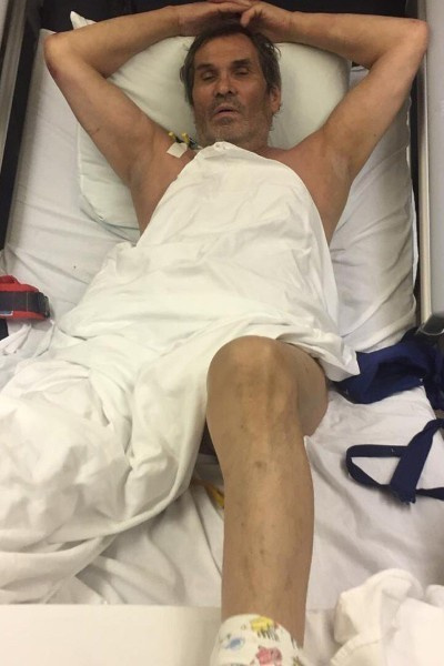 На снимках из больницы Алибасов выглядел очень слабым На снимках из больницы Алибасов выглядел очень слабым