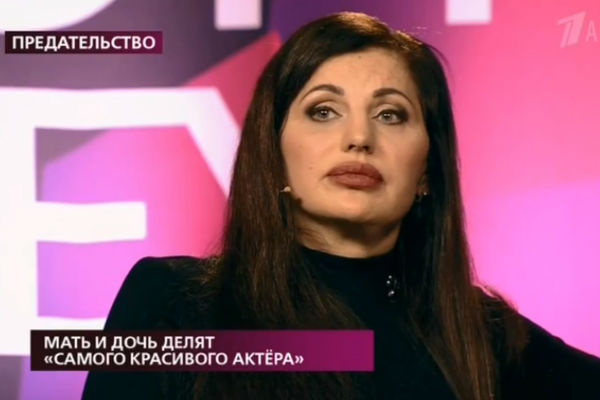 Мать отрицает обвинения дочери Мать отрицает обвинения дочери