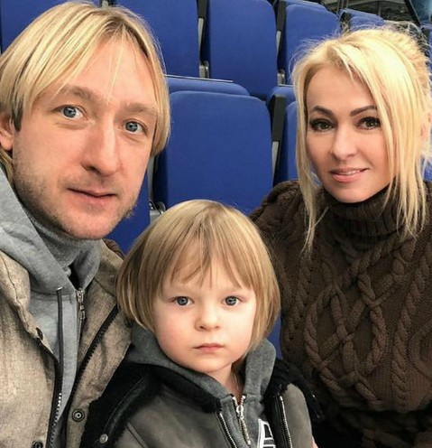 Саша Плющенко с родителями