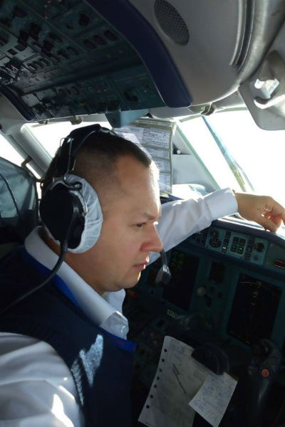 Капитан воздушного судна Валерий Губанов