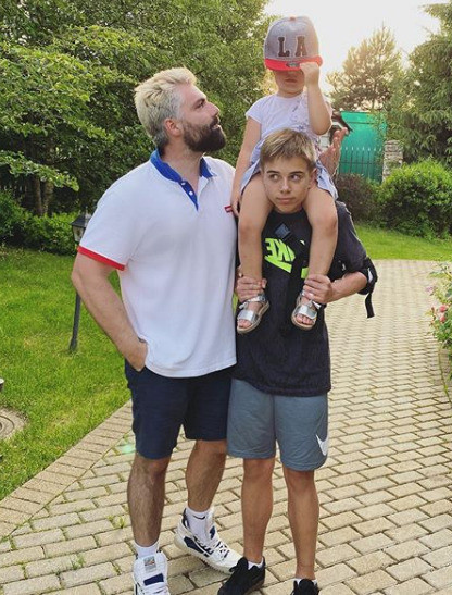 Дмитрий скучает по дочке