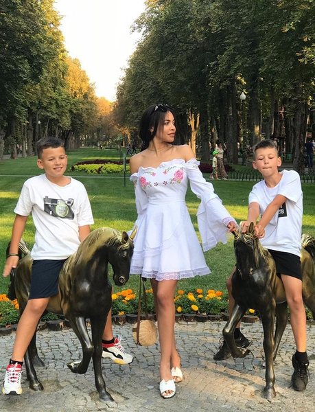 Полина не может дозвониться до сыновей