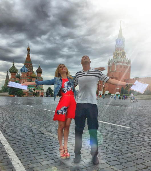 Телеведущий признался, что флиртует с коллегами Телеведущий признался, что флиртует с коллегами
