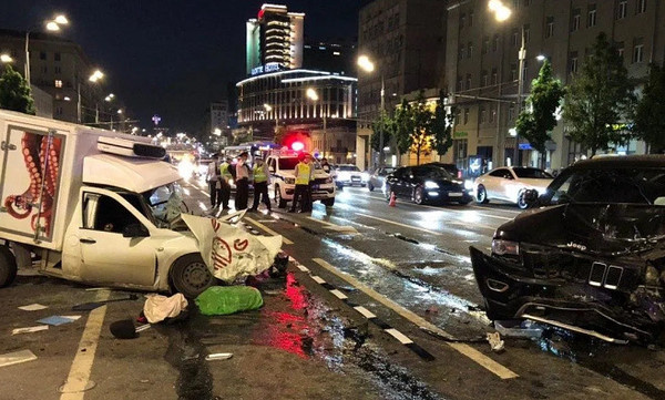 Так выглядело место ДТП в тот страшный вечер Так выглядело место ДТП в тот страшный вечер