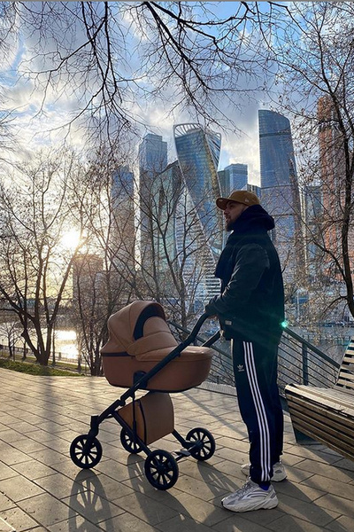 Музыкант теперь всегда спешит домой к малышке