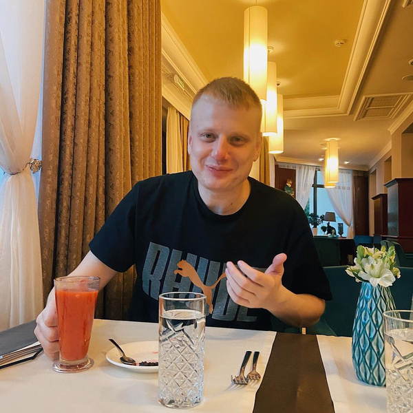 Слава Комиссаренко Слава Комиссаренко