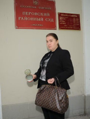 Доказать, что болт был найден в банке с консервами, Ирина пока не смогла